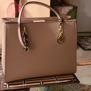 Michael kors sofia large tote